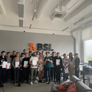 Наши резиденты проходят стажировку в IT-компании BSL - Школа программирования для детей, компьютерные курсы для школьников, начинающих и подростков - KIBERone г. Хомутово